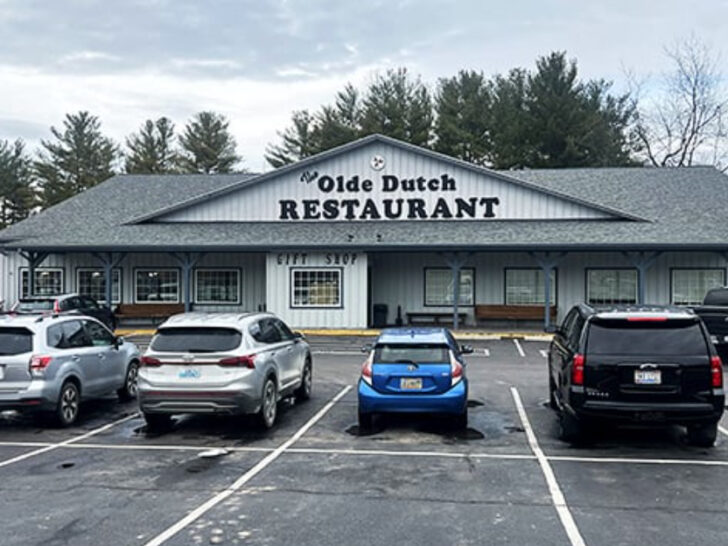 The Amish Restaurant In Ohio That Quietly Serves The State&rsquo;s Best Buffet