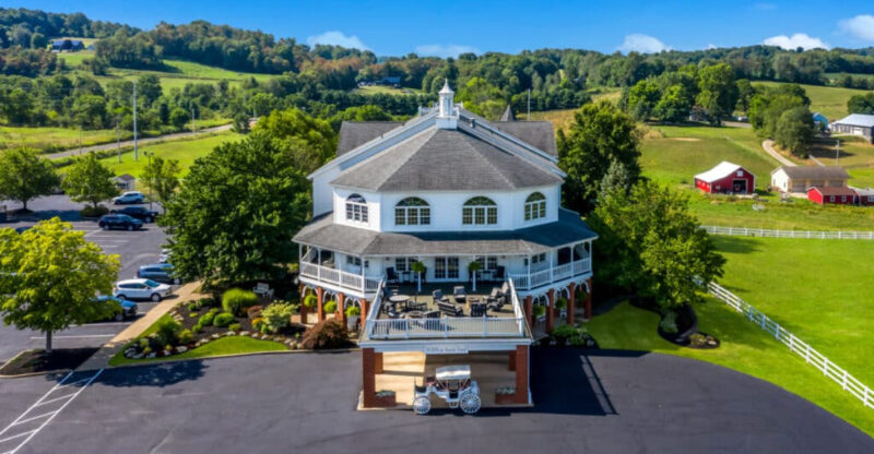 The Breakfast Buffet At This Ohio Bakeshop Is So Delicious, It’s Worth A Road Trip