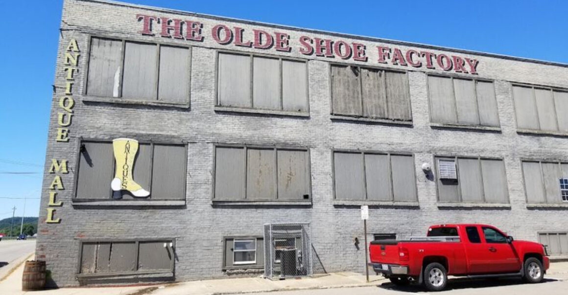 the enormous 3 story antique mall in ohio where you can spend 2 days hunting for treasures