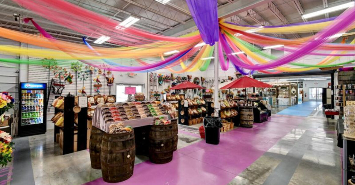 the enormous flea market in ohio where youll find the best stuff for dirt cheap