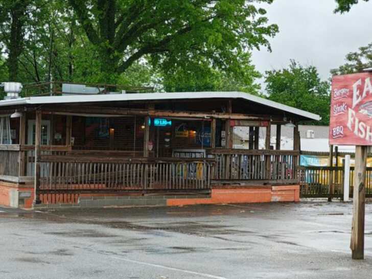 The Fried Walleye At This No-Frills Restaurant In Ohio Is Absolutely Delicious
