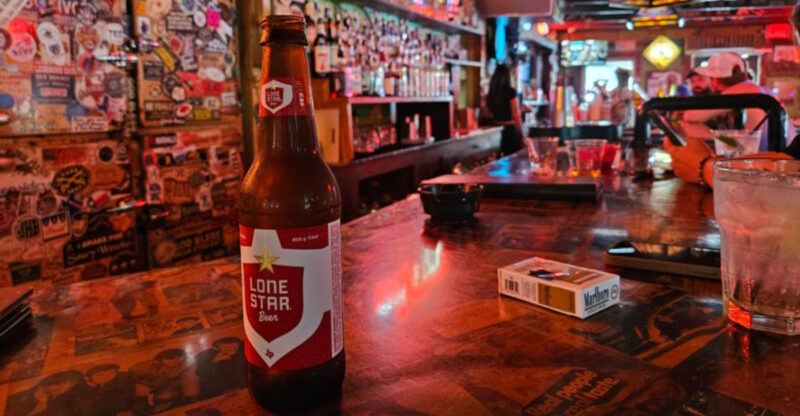 This Historic Texas Bar Is the Ultimate Spot for Live Music and Cold Brews