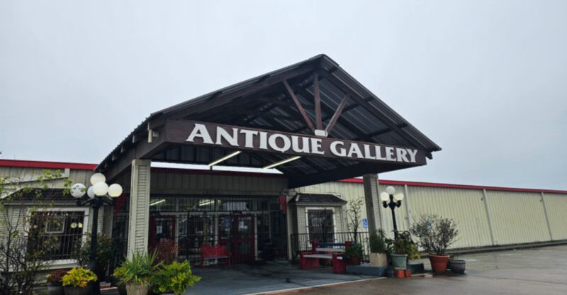 This Huge Vintage Store in Texas Has Rare Home Decor at Rock-Bottom Prices