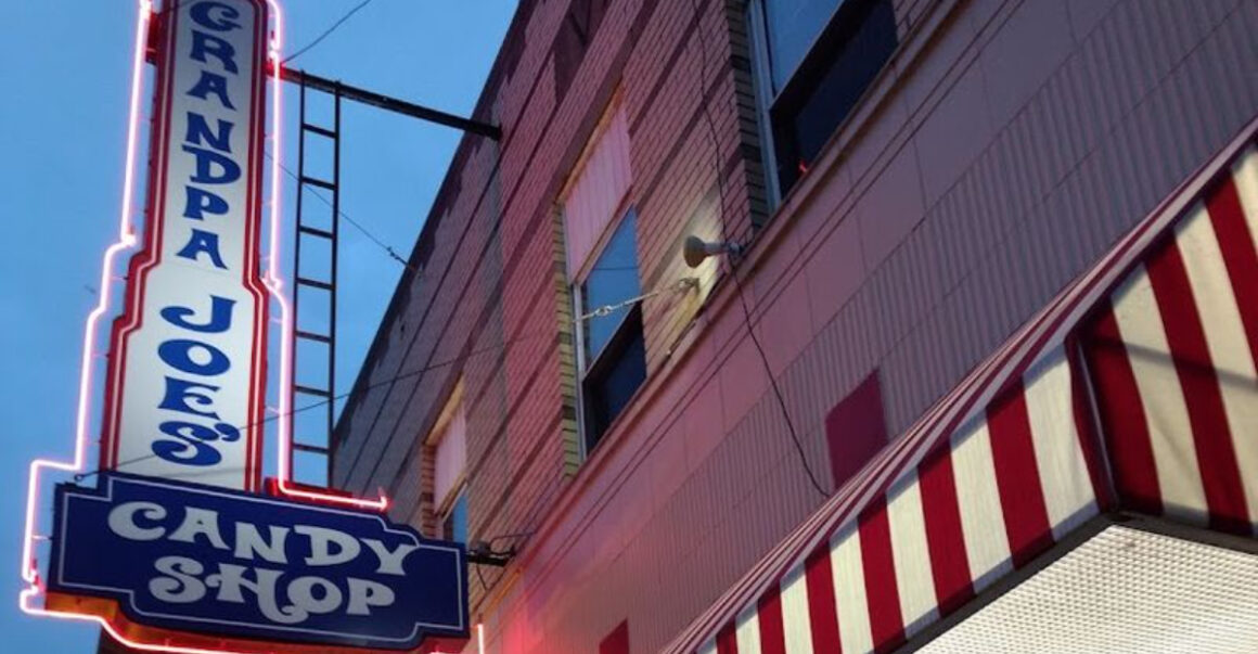this retro candy shop in ohio has a 5 candy buffet known around the world