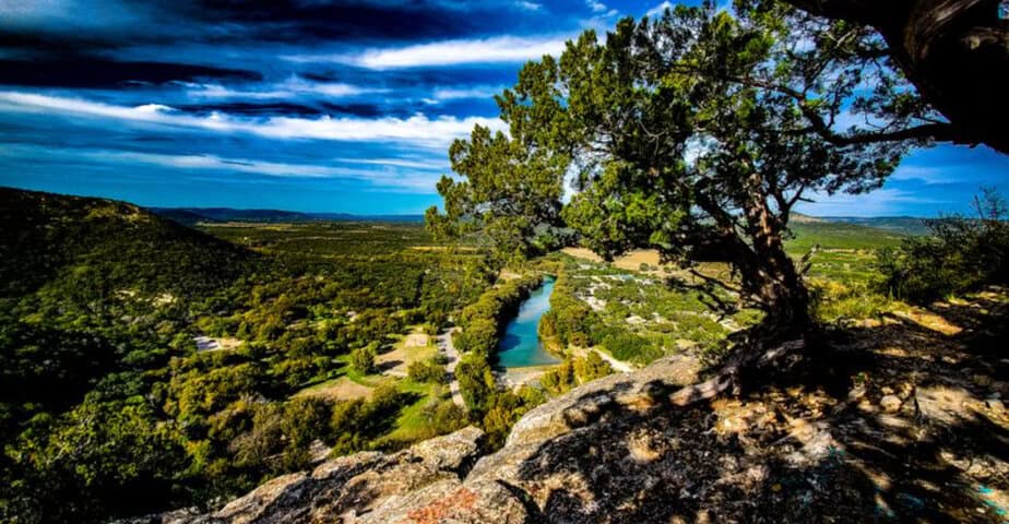 this romantic texas hike is a valentines day dream