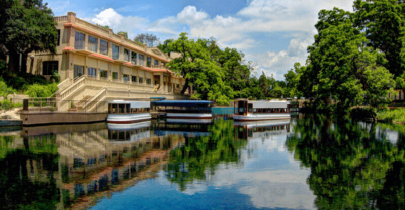 This Texas Boat Tour Reveals a Crystal-Clear World Beneath You