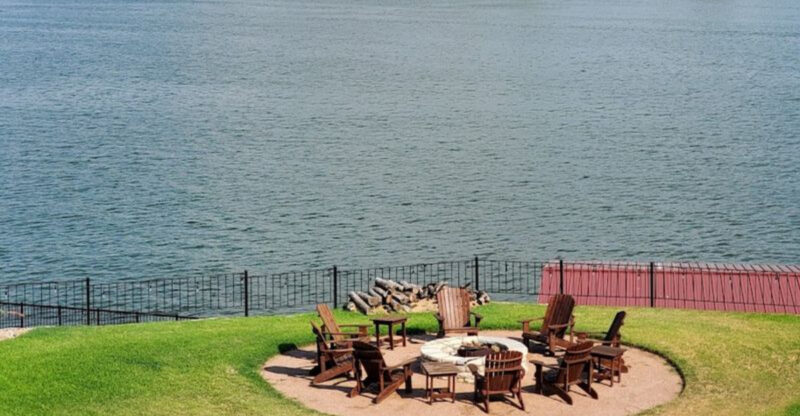 This Tiny Texas Town Has Theater Shows, Wine Walks, And Its Own Beach