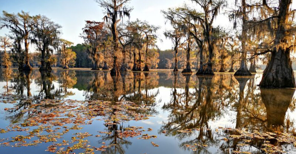 you wont believe these gorgeous lakes are actually in texas