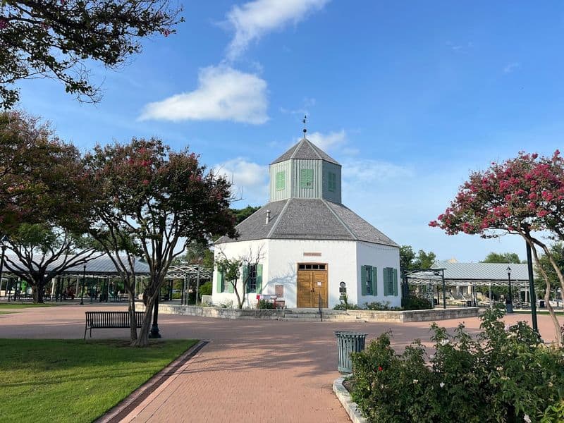 Explore Fredericksburg’s historic Main Street