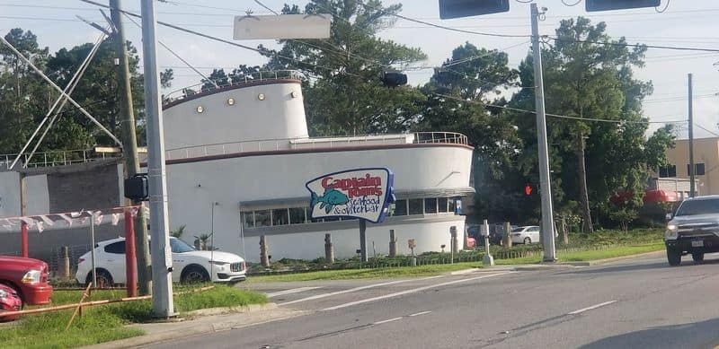 15 Texas Seafood Places That Rival the State’s Famous BBQ Captain Tom’s Seafood & Oyster Bar (Houston)