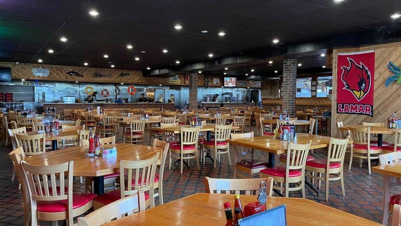 15 Texas Seafood Places That Rival the State’s Famous BBQ Floyd’s Seafood (Beaumont)