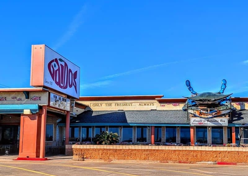 15 Texas Seafood Places That Rival the State’s Famous BBQ Gaido’s Seafood Restaurant (Galveston)