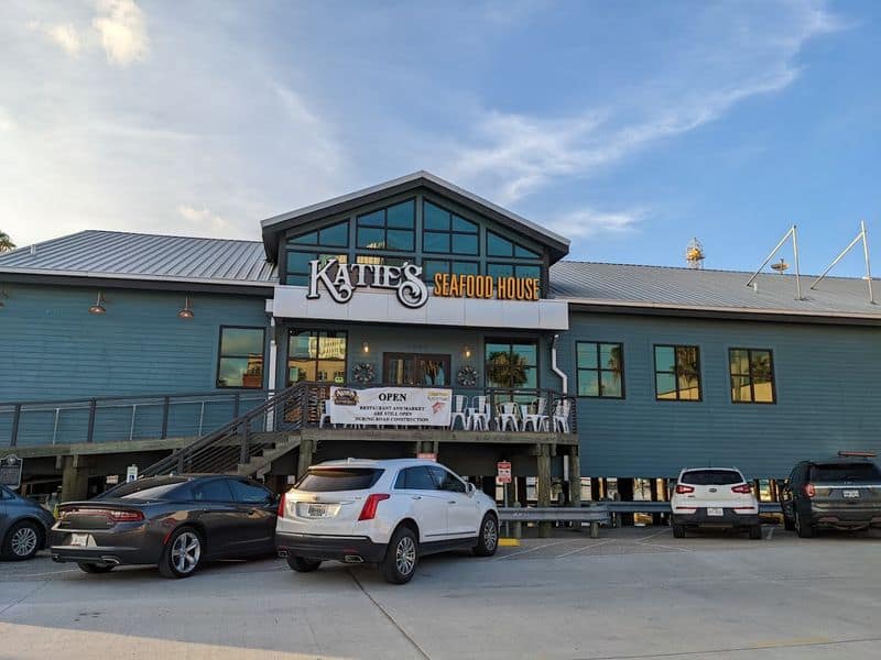 15 Texas Seafood Places That Rival the State’s Famous BBQ Katie’s Seafood House (Galveston)