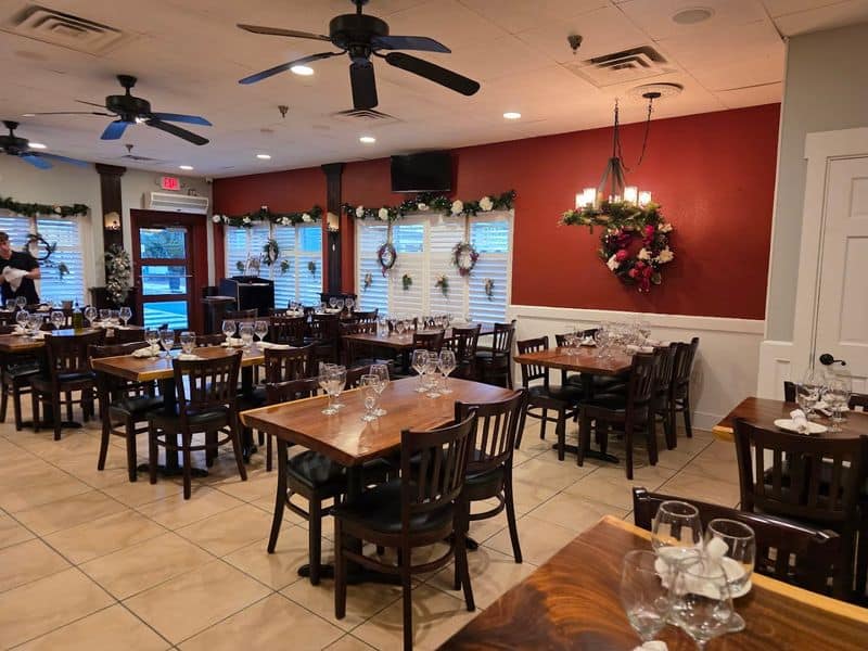 16 New Jersey Restaurants So In Demand That You Need to Book Weeks In Advance Red Room Cafe - Ventnor Heights