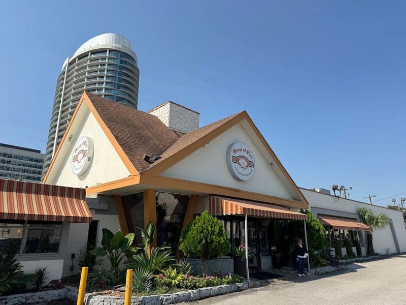 9 Texas Diners Serving the Comfort Food You Grew Up Loving House of Pies (Houston)