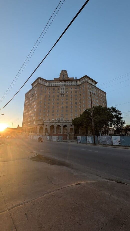 Snapshot Spots: Best Angles For Photos