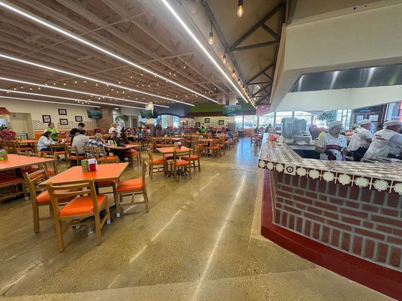 First Ever Los Cochinitos in the US Is Now Open in Texas — And It’s Nothing Like You Expect Service, Cleanliness, and Atmosphere