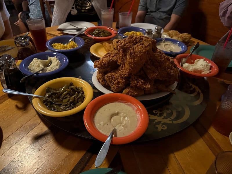 Food Lovers Say This Texas Spot Is Worth Every Mile Bottomless Family Style Sides