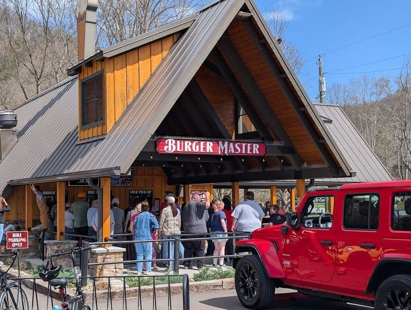 A Classic Roadside Stop in Townsend, Tennessee