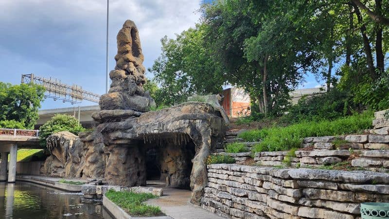 A Quiet Detour From the Pearl