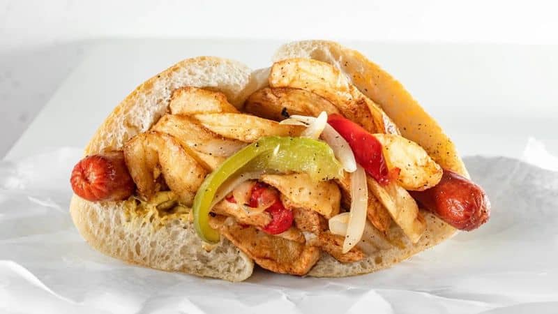 The Italian hot dog that turns a simple lunch into a full-on event