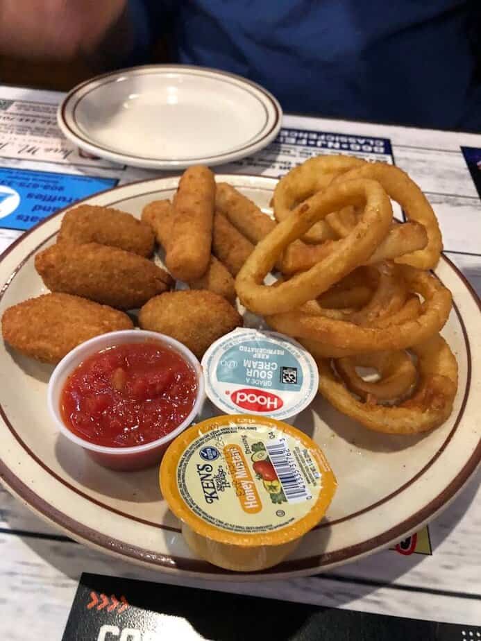 Don&rsquo;t sleep on the sides and combos that turn ribs into a full feast