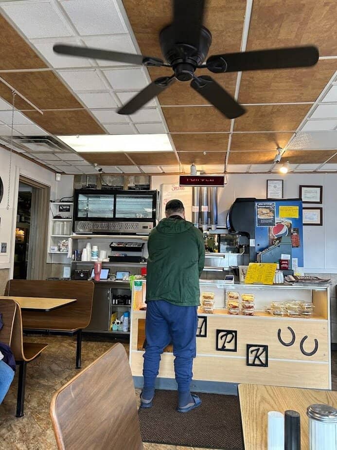 Ohioans Are Lining Up Early For The Delicious Comfort Food At This Unassuming Restaurant Breakfast Starts At 6:30 AM