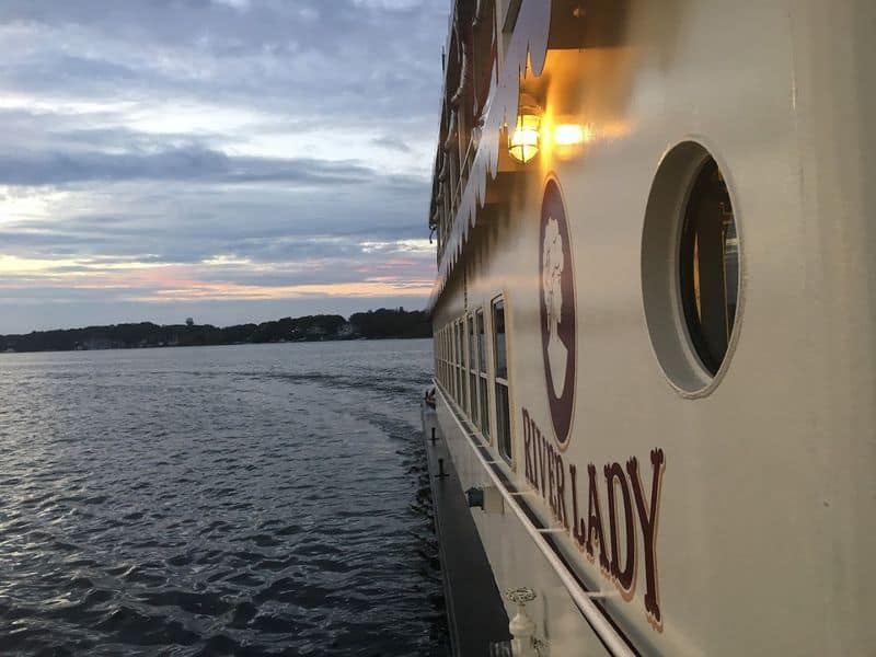 The Paddleboat Charm Makes the Whole Experience Feel Like a Throwback