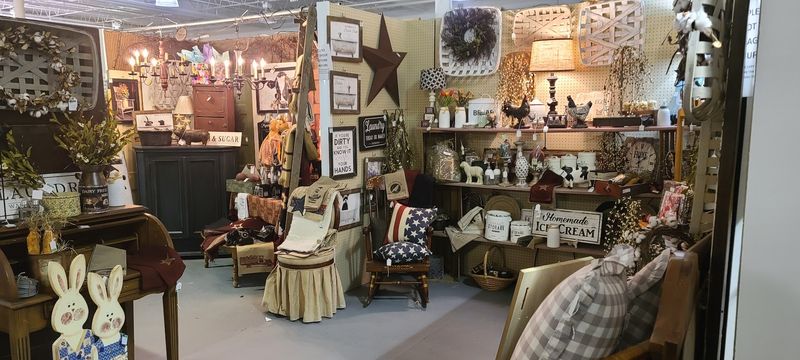 People Drive From Across Ohio To Hunt For Bargains At This Enormous Antique Shop Etiquette, Sensitivities, and Shopping With Care