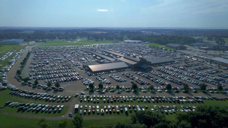 People Drive From All Over Ohio To Search For Bargains At This Massive Flea Market Best Times To Visit: Beating Crowds And Weather
