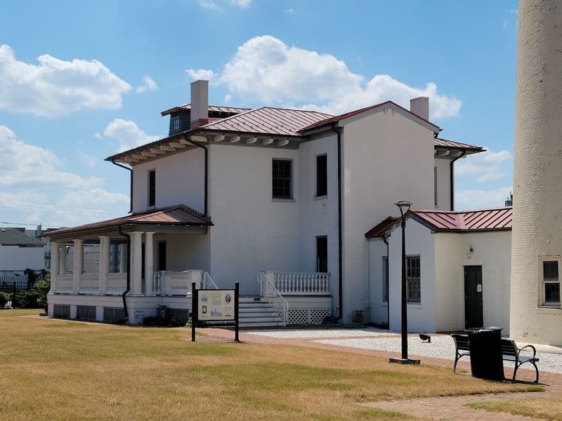 The Keeper’s Quarters Where the Past Never Seems to Stay Quiet