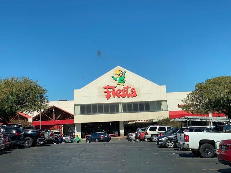 Texans Complain About These Grocery Stores… But Still Shop There Every Week Fiesta Mart