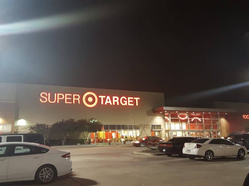 Texans Complain About These Grocery Stores… But Still Shop There Every Week Target