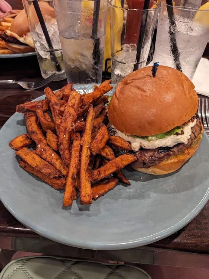 The Burgers At These 13 No-Frills Restaurants In New Jersey Are Worth The Drive From Anywhere In The State Fred’s Tavern - Stone Harbor