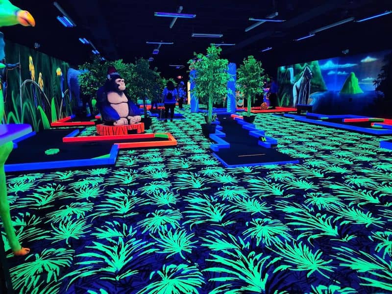 The Coolest Glow-In-The-Dark Mini Golf Course Is Located Right Here In Ohio Tips to Beat the Crowds