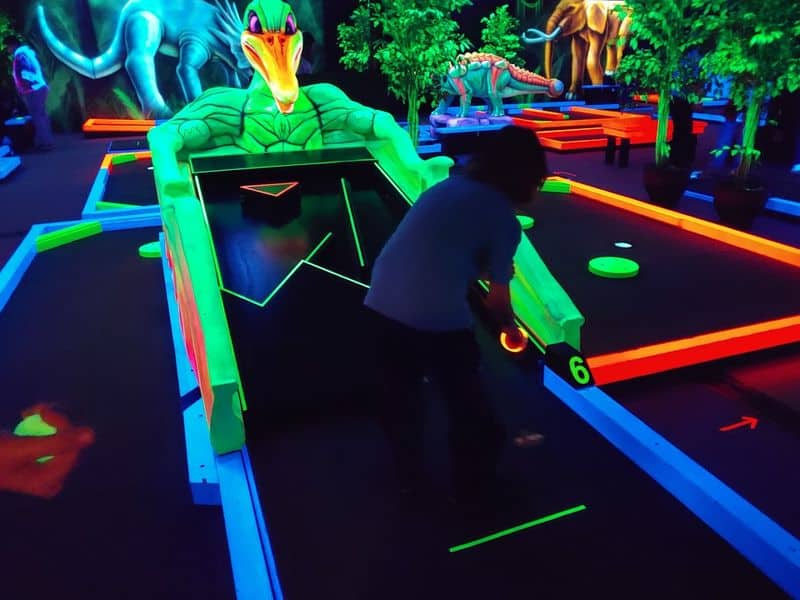 The Coolest Glow-In-The-Dark Mini Golf Course Is Located Right Here In Ohio Arcade Extras and Hole Eighteen Surprise
