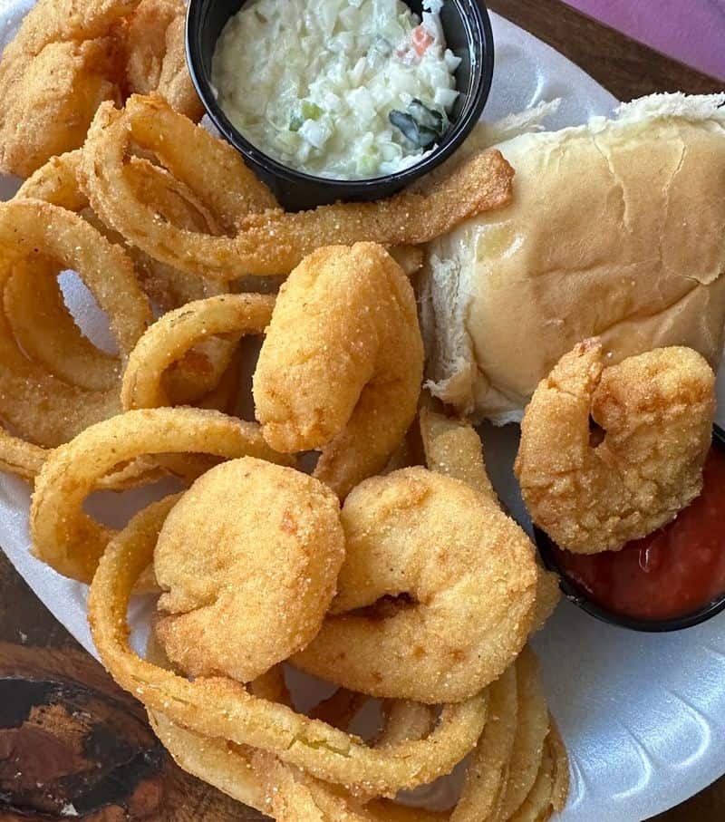 The Crispy Walleye At This Ohio Restaurant Is So Good, You’ll Dream About It For Weeks Homemade Onion Rings