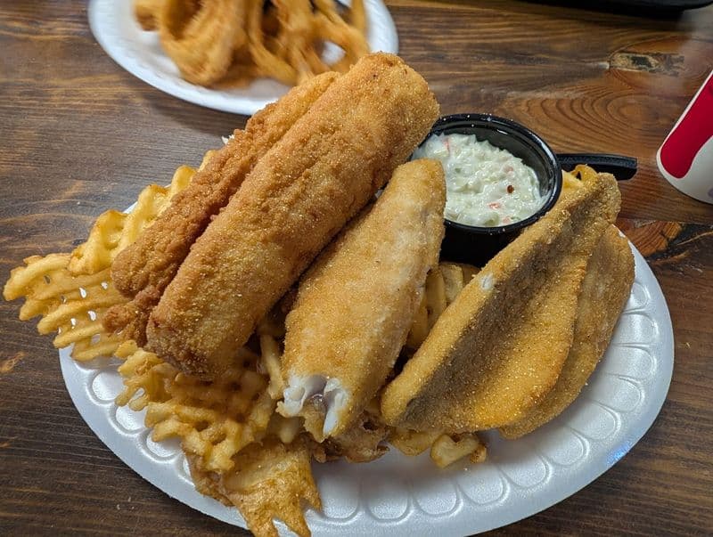 The Crispy Walleye At This Ohio Restaurant Is So Good, You’ll Dream About It For Weeks Legendary Crispy Walleye Platter