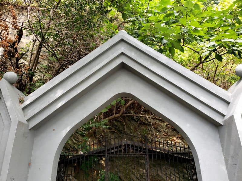 What Visitors Can Still See at Sybil’s Cave Today