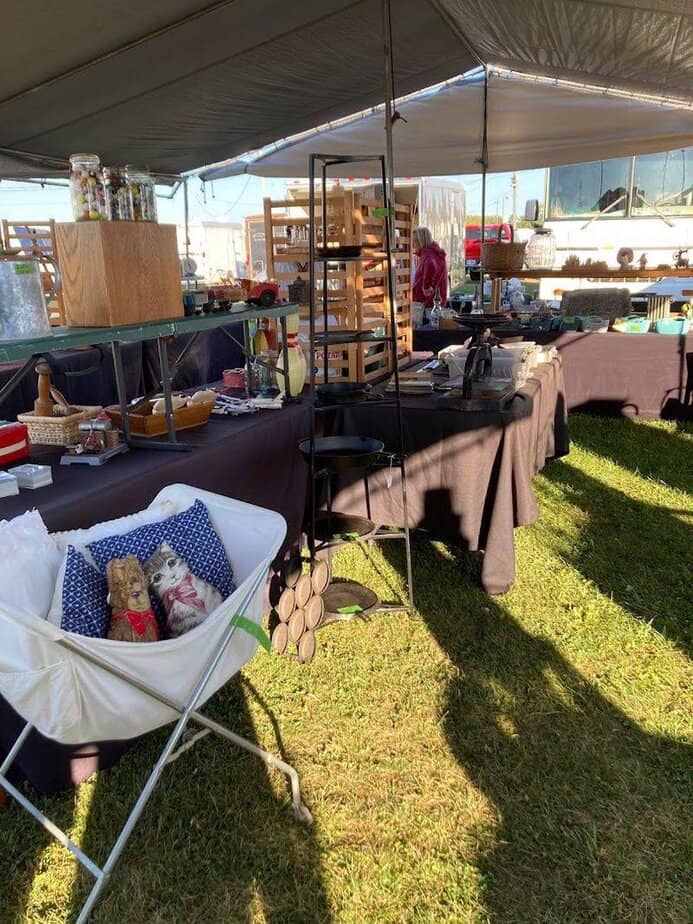 The Enormous Flea Market In Ohio That Bargain Hunters Claim Takes All Day To Explore Food, Shade, And Restrooms: Break Like A Pro