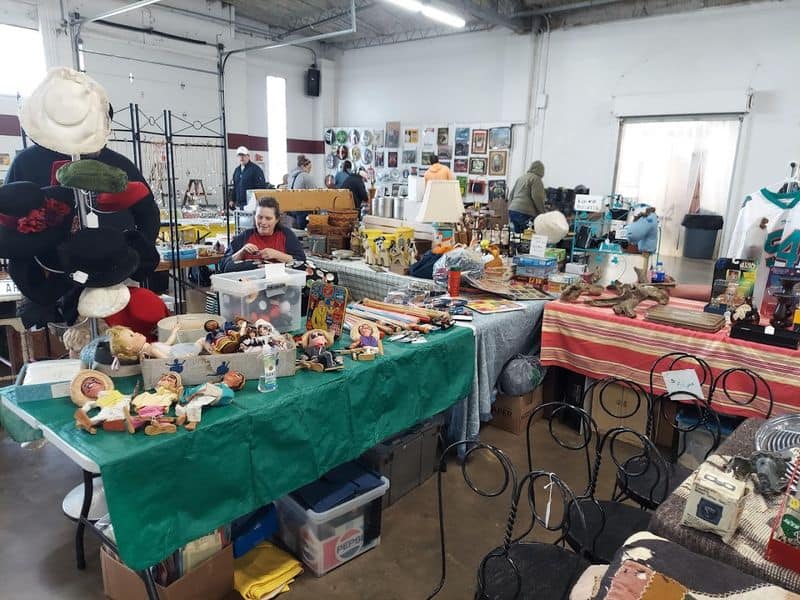 The Enormous Flea Market In Ohio That Bargain Hunters Claim Takes All Day To Explore Deal Time: Friendly Bargaining Tactics