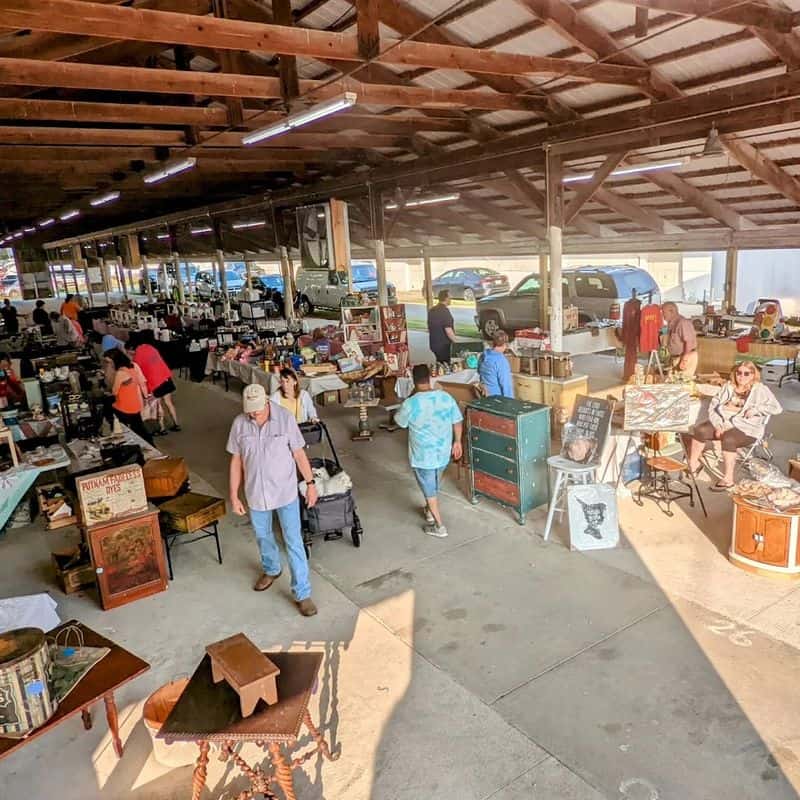 The Enormous Flea Market In Ohio That Bargain Hunters Claim Takes All Day To Explore Sundays At Springfield: Smart Strategies