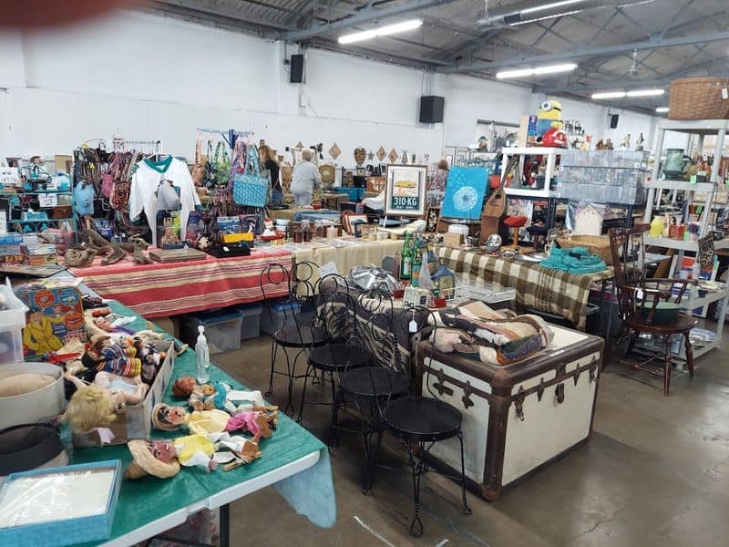 The Enormous Flea Market In Ohio That Bargain Hunters Claim Takes All Day To Explore Make It A Weekend: Plan, Shop, Repeat