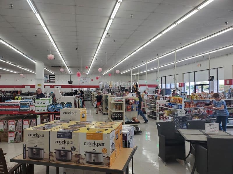 The Enormous Thrift Store In Ohio That Bargain Hunters Say Can Take All Day To Explore Hours, Best Times, And Game Plan