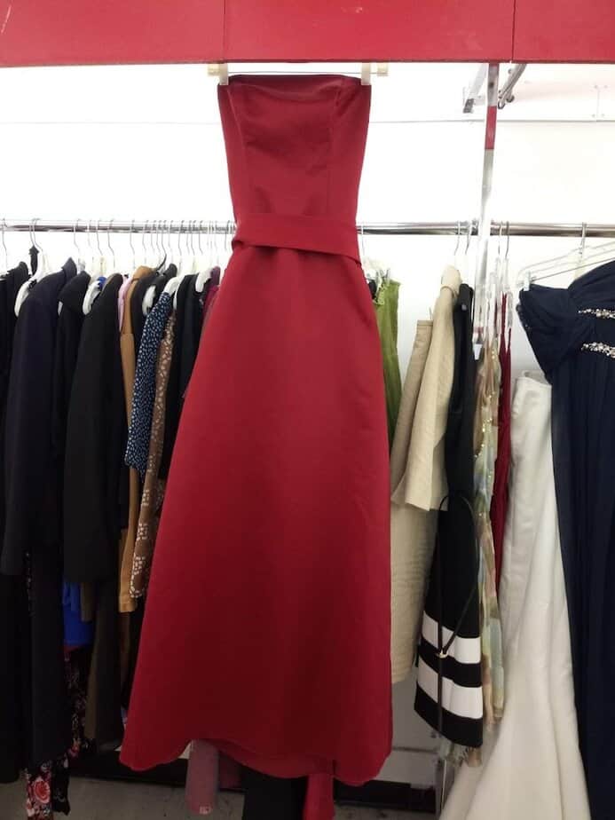 The Enormous Thrift Store In Ohio That Bargain Hunters Say Can Take All Day To Explore Women’s Clothing Goldmine