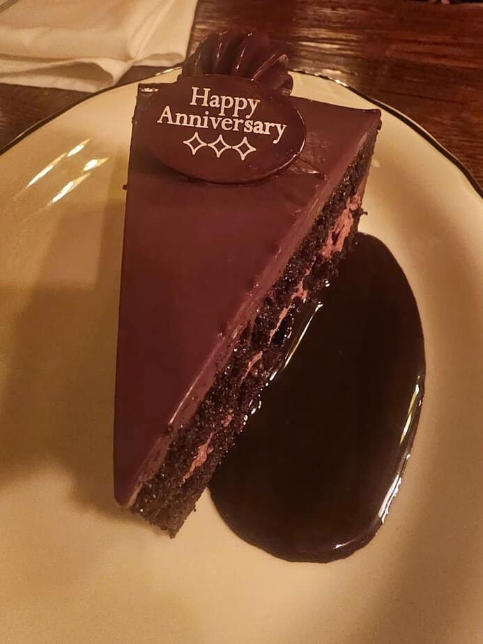 The Filet Mignon At This Restaurant In Ohio Is So Good, You’ll Drive Miles Just For A Bite Sweet Endings: Creme Brulee, Cheesecake, Bread Pudding