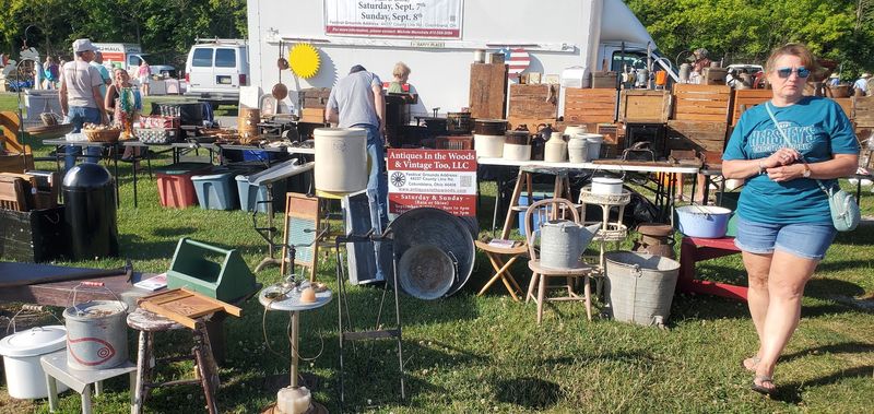 The Gigantic Swap Meet In Ohio That Almost Takes All Day To Explore Antique Alley Finds