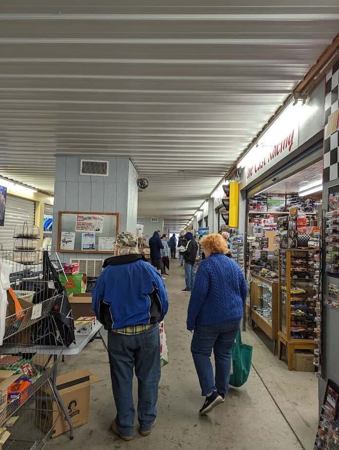 The Gigantic Swap Meet In Ohio That Almost Takes All Day To Explore Arriving Early At Rogers