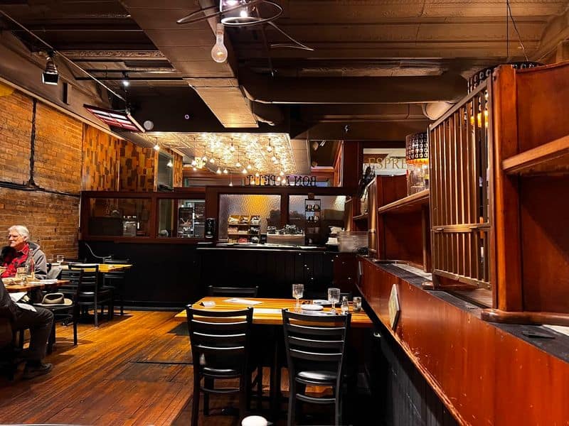 Atmosphere And Service Vibes