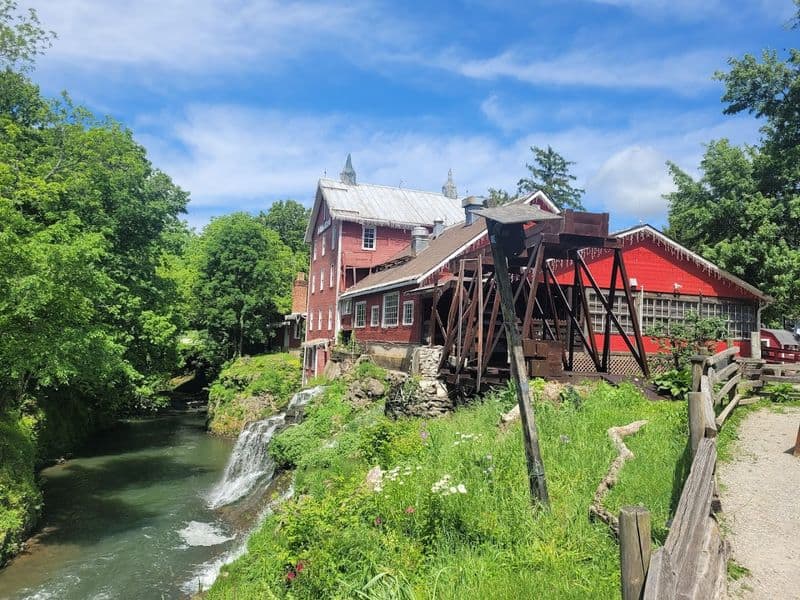 The Homemade Brunch At This Ohio Restaurant Is So Good, It’s Worth The Drive Covered Bridge And Grounds